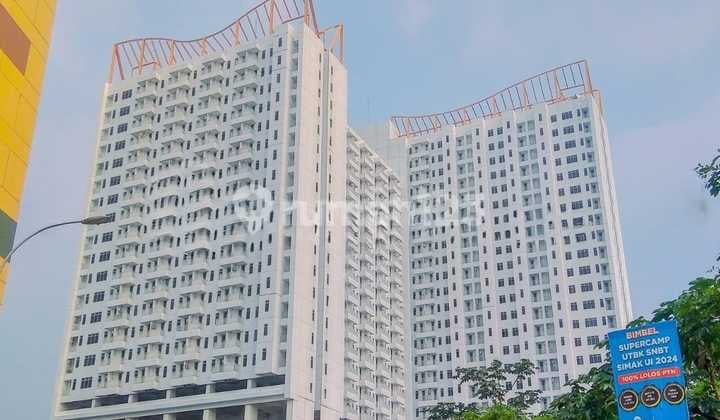 Dijual Apartemen 2 Kamar Tidur Berlokasi Di Kawasan Yang Sama Dengan Mall Pesona Suare Sehingga Sangat Memudahkan Penghuni Apartemen Untuk Berbelanja Kebutuhan Sehari2 Di Supermarket Hypermart, Menikmati Hiburan Menonton Film Di Bioskop, Bersantap Di Bany