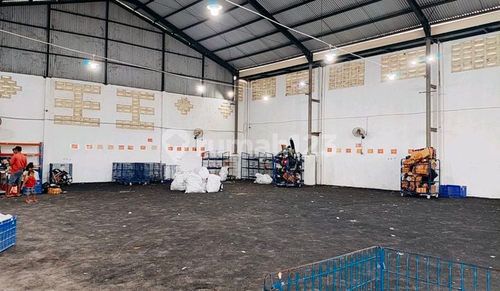 Ready-to-Use and Licensed Warehouse in Tabanan