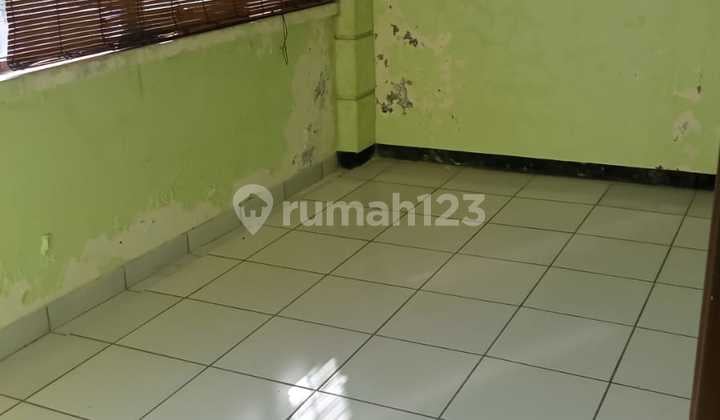 3-Story Shop House in Premium Area at Dewi Sri - Kuta