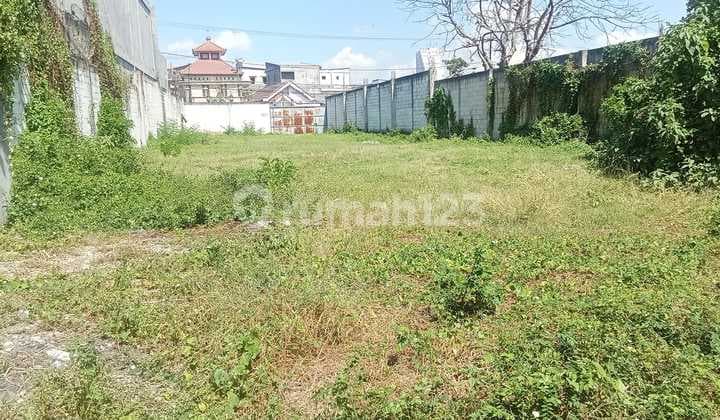 For Lease: Vacant Plot (Undeveloped Land), Prime Roadside Location. Suitable for Open Warehousing, Heavy Equipment Yard (Drum Trucks, etc.), Taxi/Bus Pool, with Perimeter Fencing Without Roof. Access Near Gresik Port.
