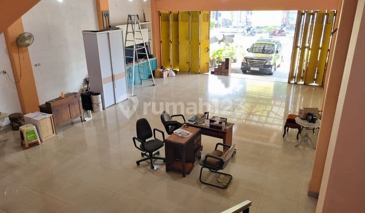 sewa ruko minimal 2 tahun ex toko meubel