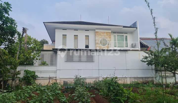 Jarang Ada! Rumah Hook Intercon Kebon Jeruk Hitung Tanah