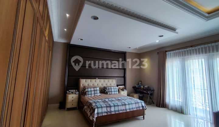 Dijual - Rumah Mewah Cluster Crownpondok Hijau Golf, Summarecon Serpong