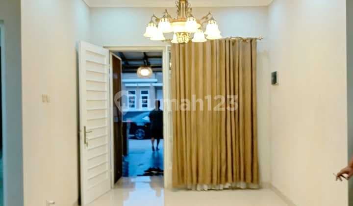 Rumah Cantik Semifunish Cibubur Country