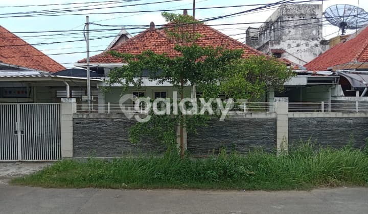Rumah Strategis Di Tengah Kota ( Surabaya Pusat )