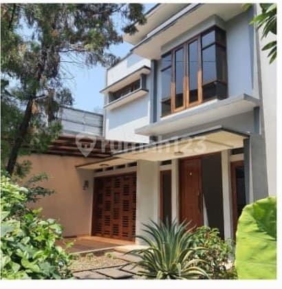 Rumah di dalam cluster LEBAK BULUS, CILANDAK, Jakarta Selatan