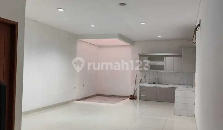 Disewa Rumah Rapi 5X20 di Kelapa Puan Siap Huni