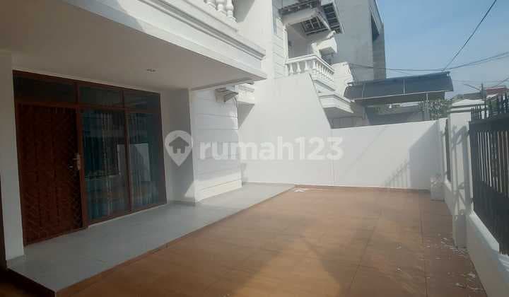 Rent House 9x17 in Janur Indah, Neatly Renovated in Kelapa Gading