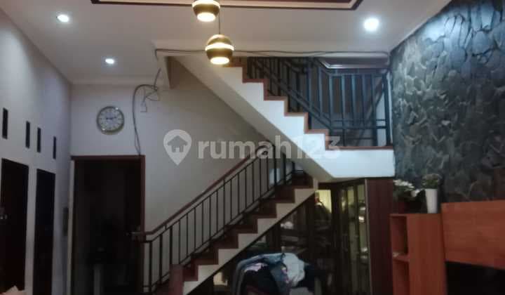 Rumah Asri 2Lt di Pasar Rebo dan Siap Huni
