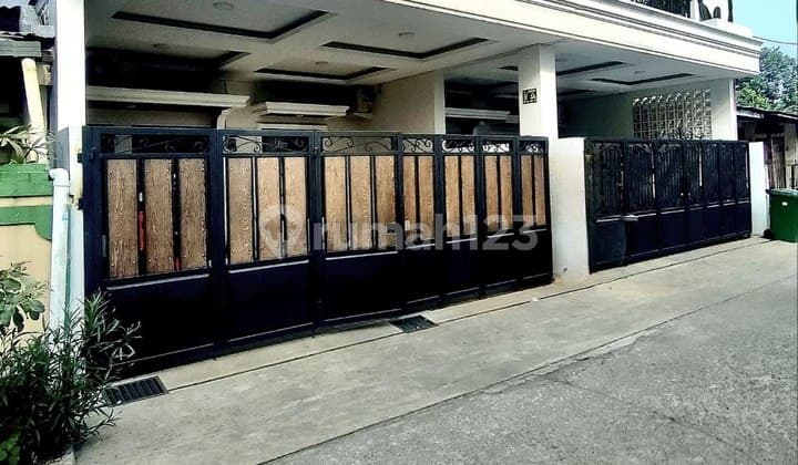 Very Strategic Ready-to-Occupy House in Jatiasih Bekasi