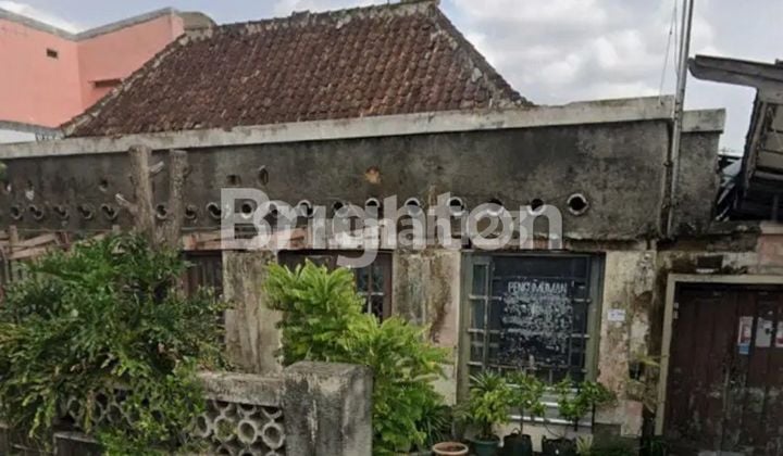 RUMAH ETNIK TUA / HITUNG TANAH LOKASI TENGAH KOTA DEKAT PASAR KLEWER