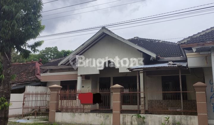 RUMAH PINGGIR JALAN UTAMA DI KARANGANYAR KOTA