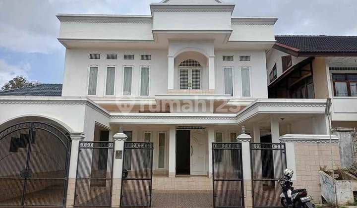 Rumah Villa dengan City View di Awiligar Bandung