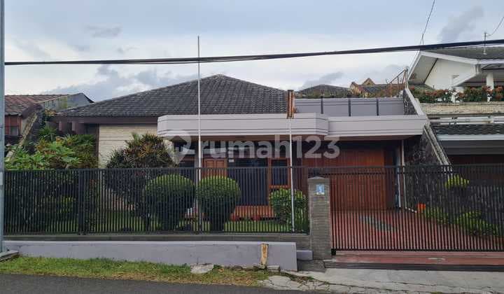 Dijual Rumah Sangat Terawat dan Siap Pakai di Cikutra Bandung