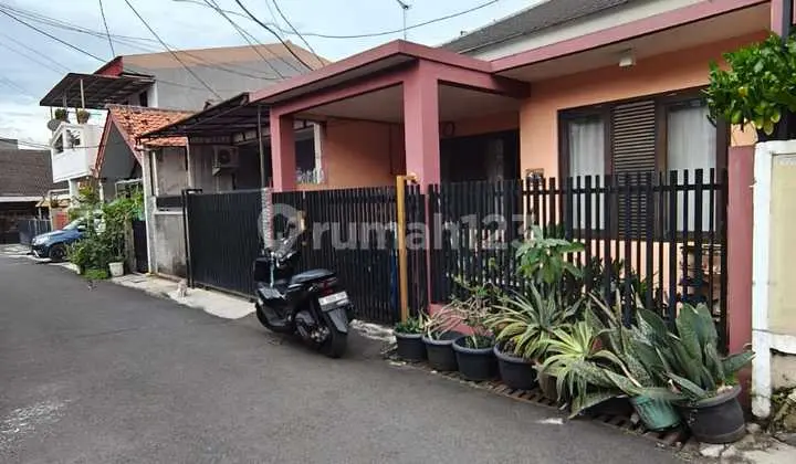 Di Jual Rumah Komplek Pondok Bambu Jakarta Timur