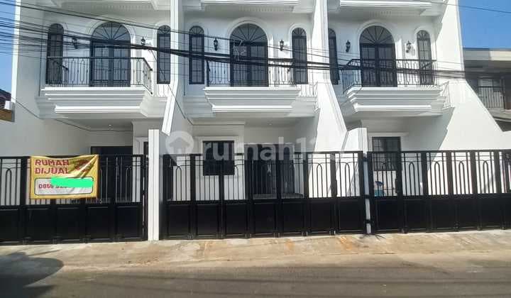 Di Jual Rumah Baru Komplek Cawang Jakarta Timur