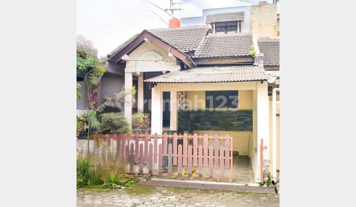 Rumah Cluster Pinggir Jalan Utama Kolonel Masturi Cimahi Tengah