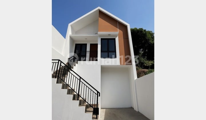 Rumah Lux Komplek Girimande – Timur, Dekat Fasilitas Lengkap!