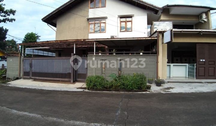 Rumah Minimalis Modern 3 Lantai Sukaluyu