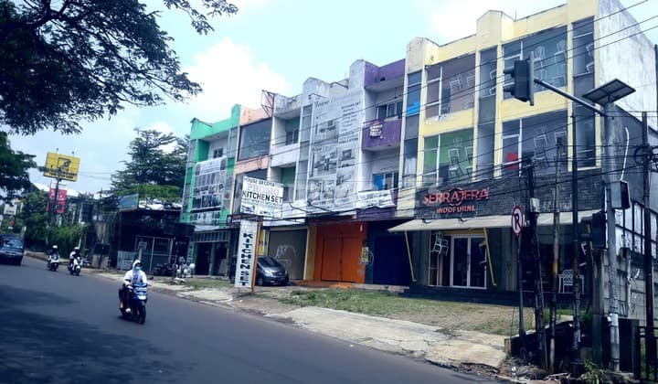 Disewakan Ruko 3 Gandeng Murah di Jl Alternatif Cibubur Cileungsi