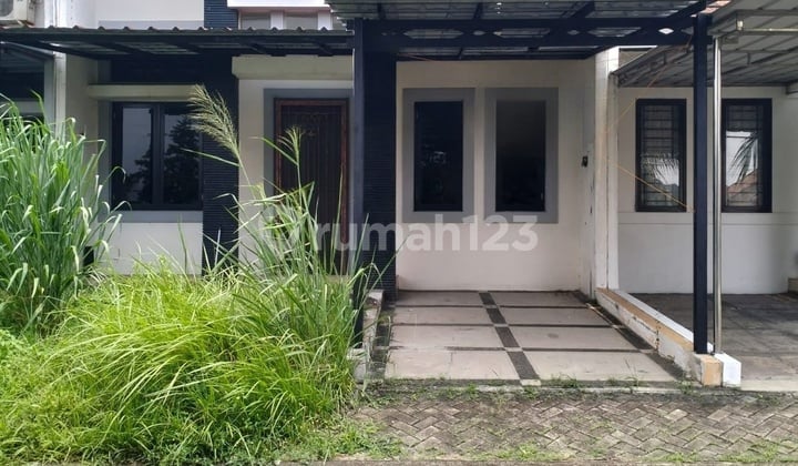 Rumah 1 lantai di Legenda Wisata, Bogor.