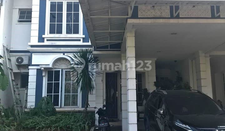 Rumah Klasik 2 Lantai di Kota Wisata Cibubur