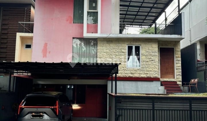 Rumah Minimalis di Perumahan Modern Mahogany Residence Cibubur