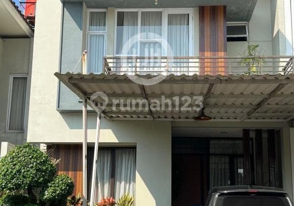 Rumah Cantik di Cluster Depan Legenda Wisata Cibubur