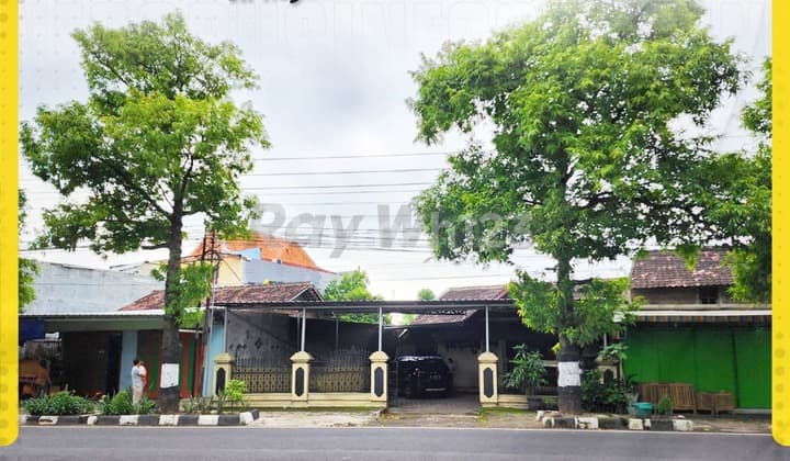 Rumah Luas Cocok Untuk Usaha atau Hunian di Jalan Raya Sukowati, Sragen