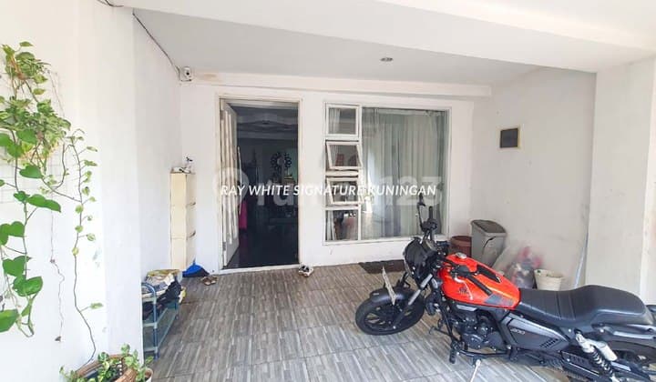 Rumah 3 Lantai Cocok Dibangun Sebagai Kost di Blok A Kebayoran Baru