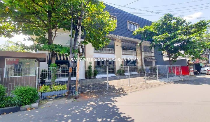 Gedung Baru Renovasi di Cipinang Indah I - Cocok untuk Kantor atau Investasi