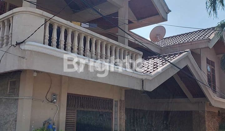 Classic House, spacious and well-maintained.