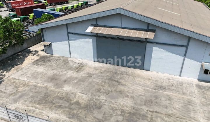 Ready-to-Use Warehouse in Semper