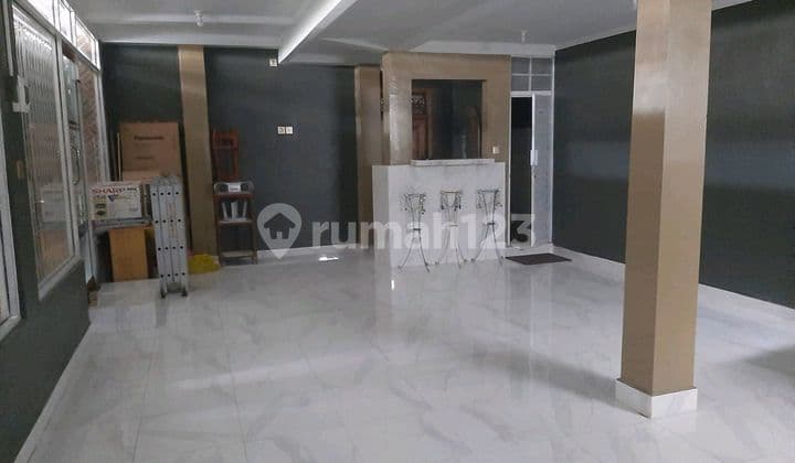 Di Sewa Toko Gandeng Di Monang Maning