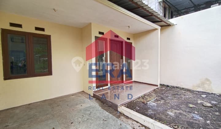 Nice House SHM Puri Palma Araya, Malang
