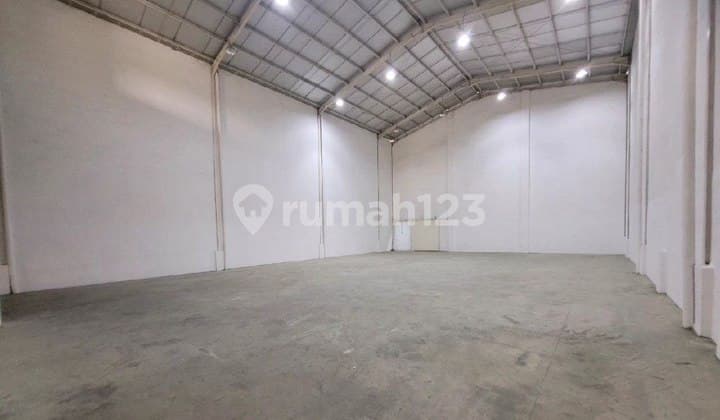 Disewakan Gudang Industri + Kantor 605M2 Akses Kontainer 40Ft