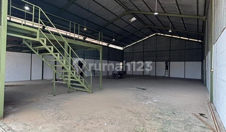 Disewakan Gudang 375M2 di Cileungsi Akses Kontainer 40Ft