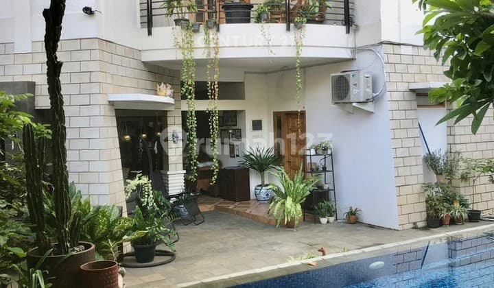 Luxury Ethnic House in South Jakarta Va17469