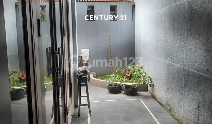 Rumah Posisi Hook Siap Huni di Sektor 9 Bintaro Ar 17779