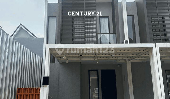 Rumah Cantik 2 Lantai Semi Furnished di Graha Raya Ny 17940