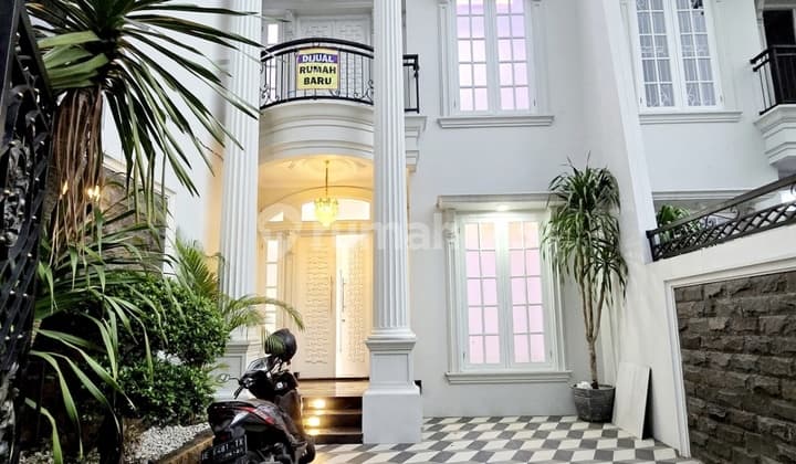 Rumah American Classic Dengan Kolam Renang Di Kebagusan Jaksel