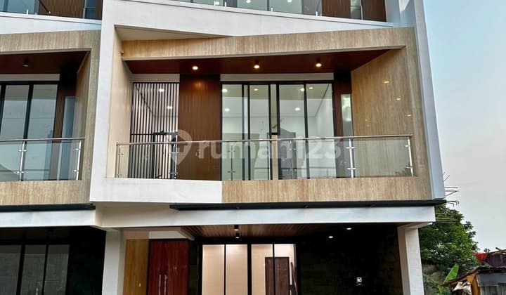 Rumah Minimalis Dalam Cluster Jagakarsa