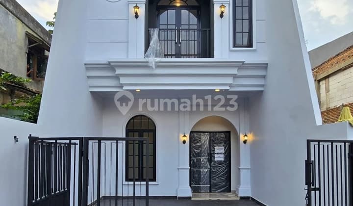 New Ready-to-Occupy Classic Modern House in Jagakarsa - South Jakarta