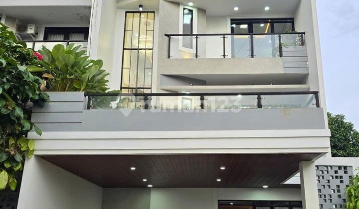 Rumah Scandinavian Dalam Cluster Pinggir Jalan
