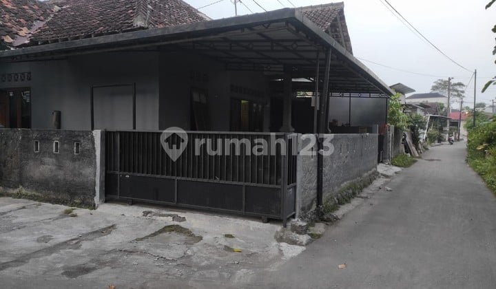 Rumah Tinggal 4 Kamar Lokasi Wedomartani Ngemplak Sleman