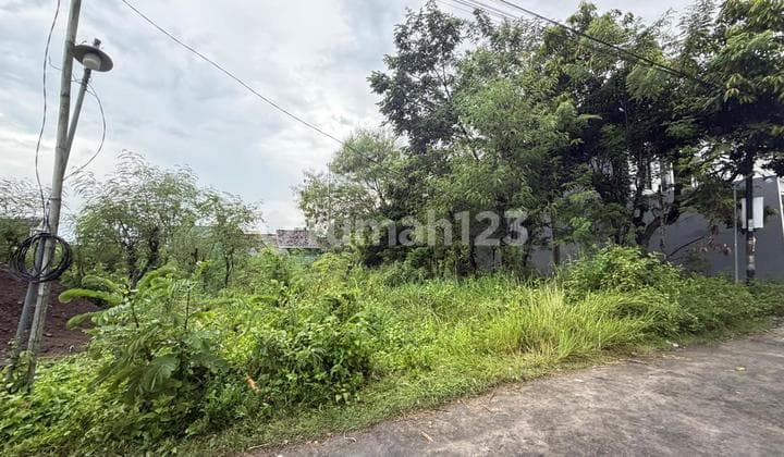 Tanah Luas 327 Meter Persegi Lokasi di Kawasan Premium Wedomartani - Ngemplak Sleman
