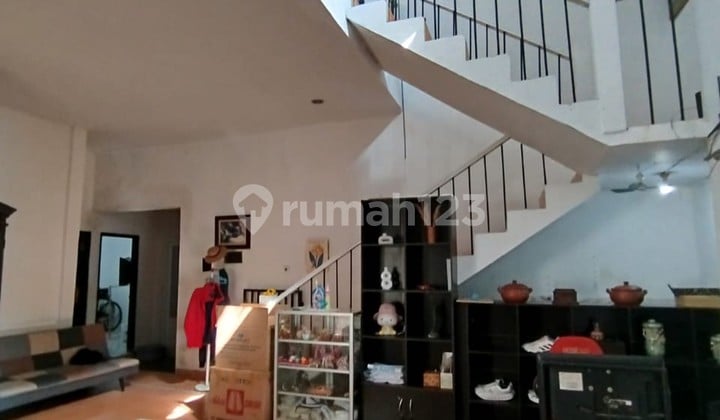 Rumah Tinggal 2 lantai Lokasi Dekat Alun-Alun Sleman Sendangadi Mlati Sleman.