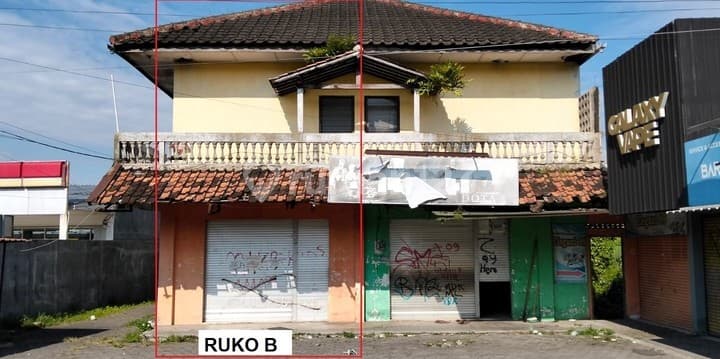 For Rent 2 Strategic Shophouses Strategically Located Near UII Campus - Ngaglik Sleman