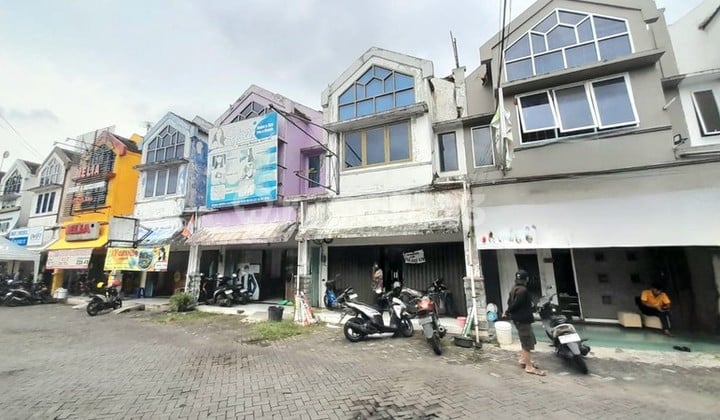For Rent 2-Story Shop House - Valencia Shop House Complex Mertoyudan Magelang