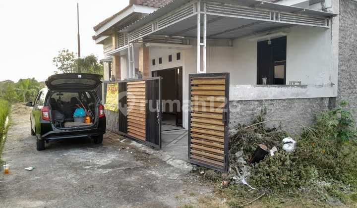 Rumah Minimalis Modern di Perumahan Lokasi Strategis & Siap Huni, Sumberejo, Klaten Selatan, Klaten